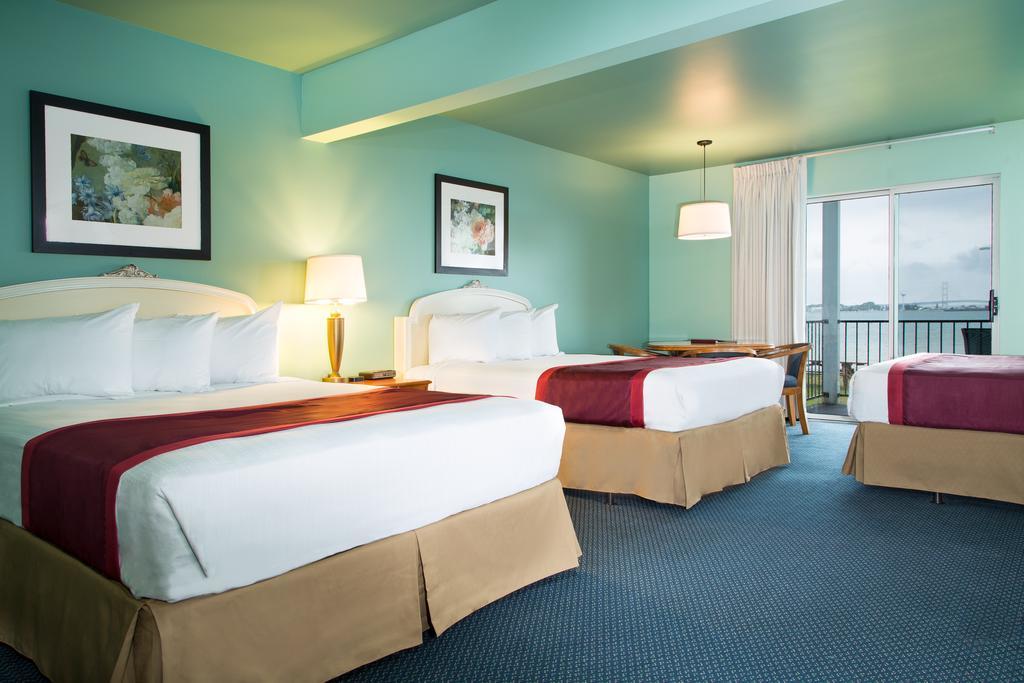 Clearwater Lakeshore Motel Mackinaw City Værelse billede
