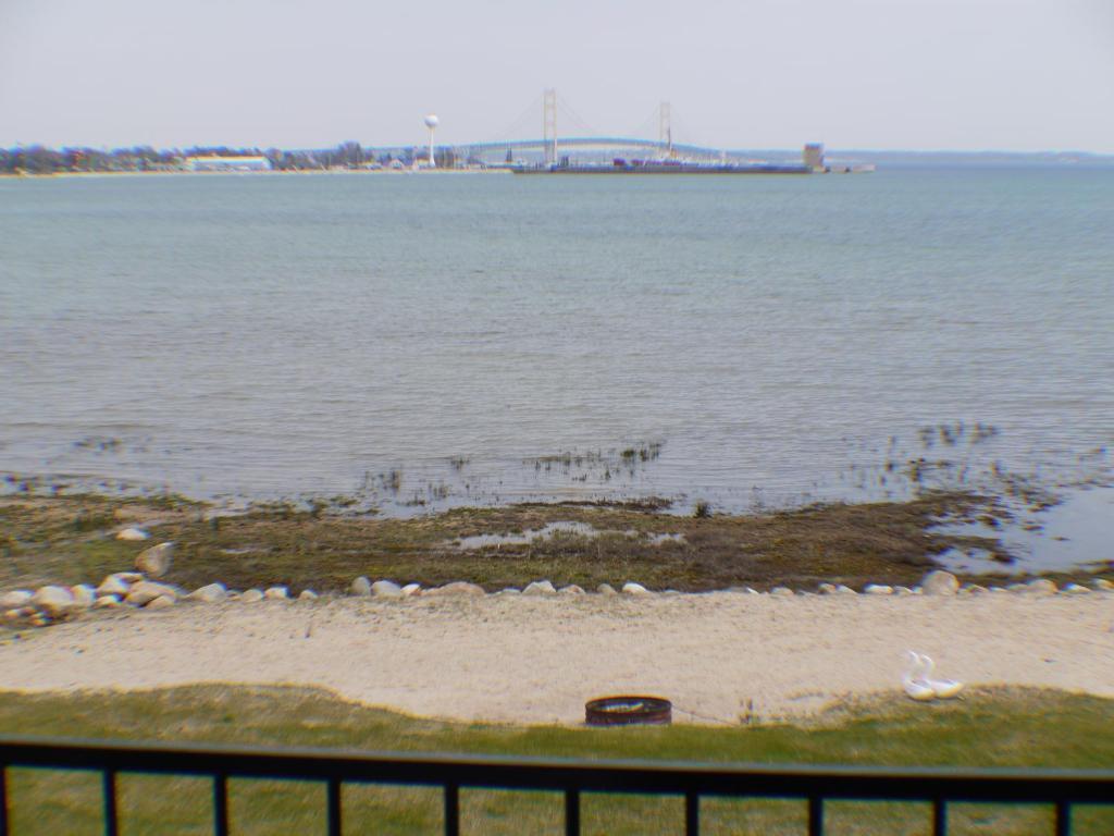 Clearwater Lakeshore Motel Mackinaw City Værelse billede